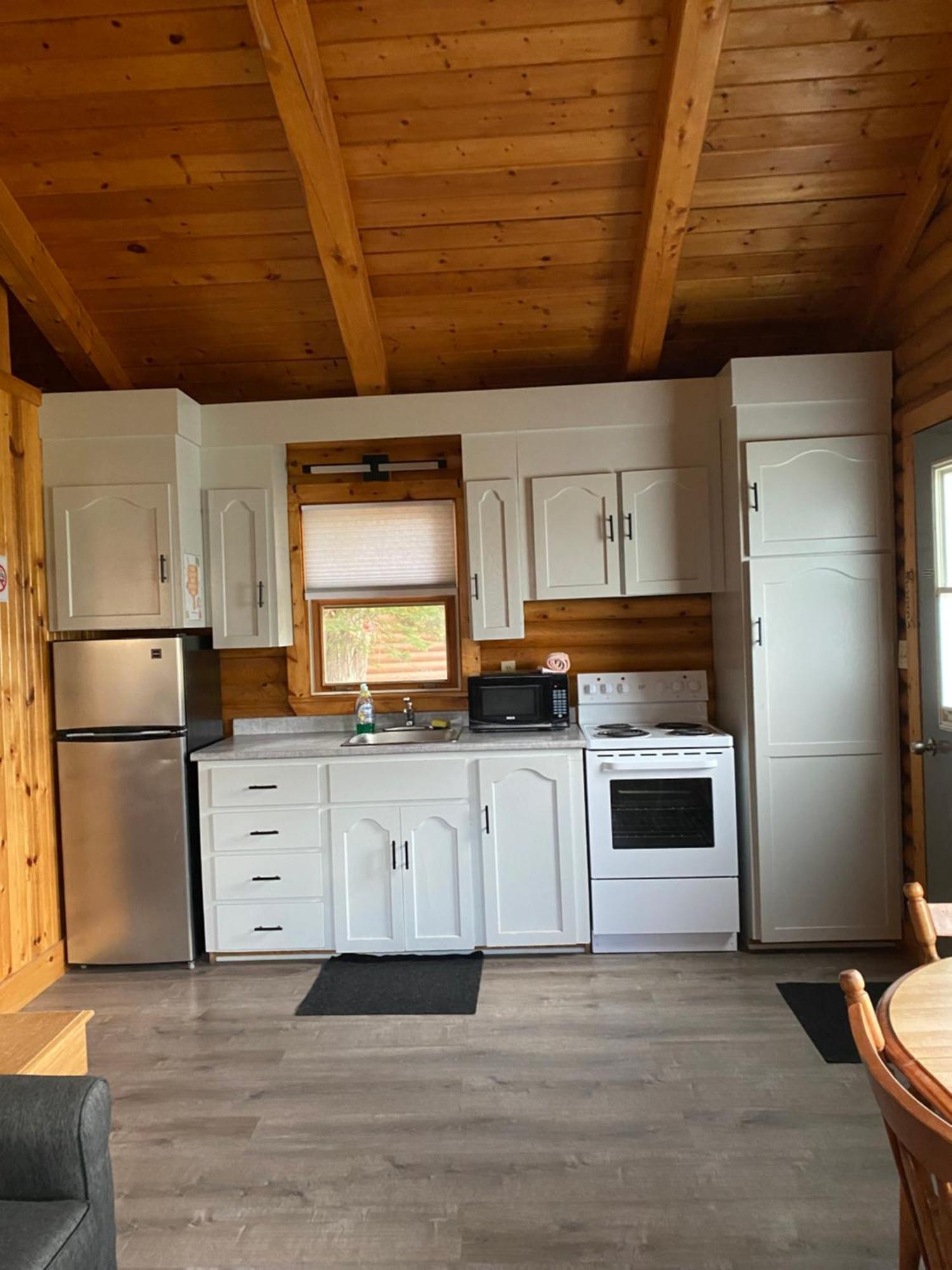 Adventures East Cottages And Campground Baddeck Inlet Eksteriør bilde